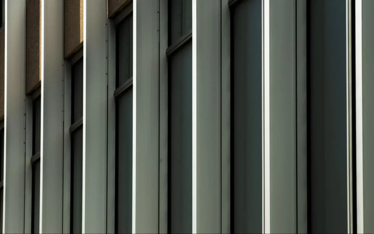 شركات بيع ألواح الكلادينج 